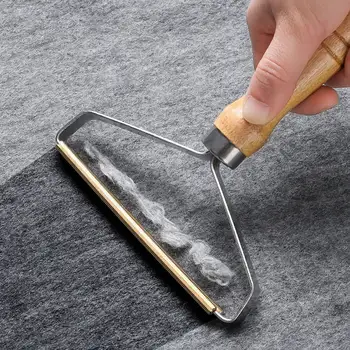 Portable Manual Pet Hair Remover Brush - Lint Roller for Sweaters, Sofa, Clothes, Ideal for Cleaning up After Dogs and Cats - Effective Scrapers and Cleaning Tool